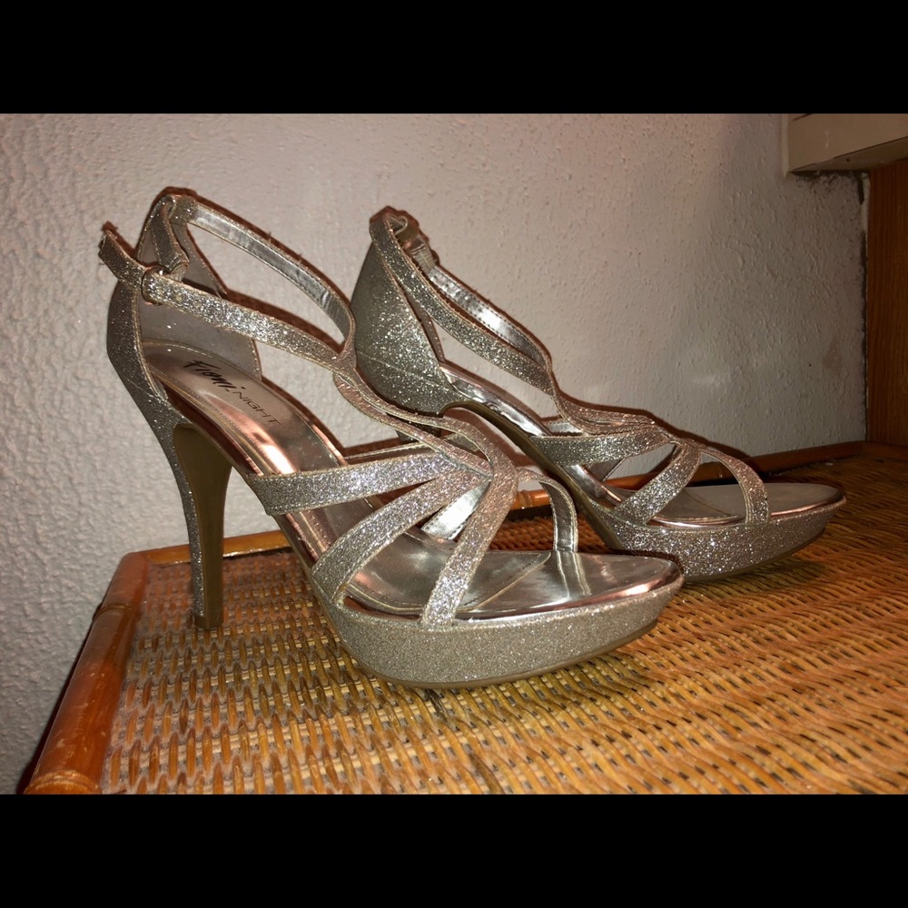 Super cute glitter platform heels